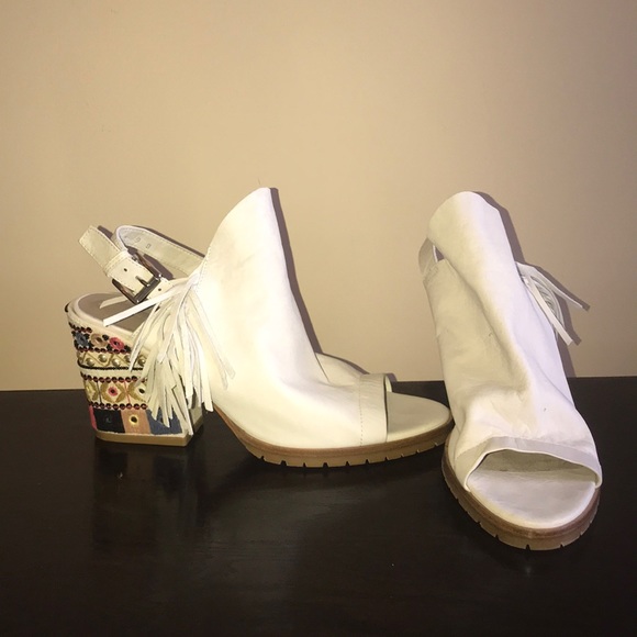 Women’s Donald Pliner heels - Picture 2 of 5